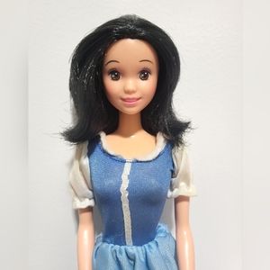 Vintage 1992 Snow White and the Seven Dwarfs Disney Classics Mattel Doll